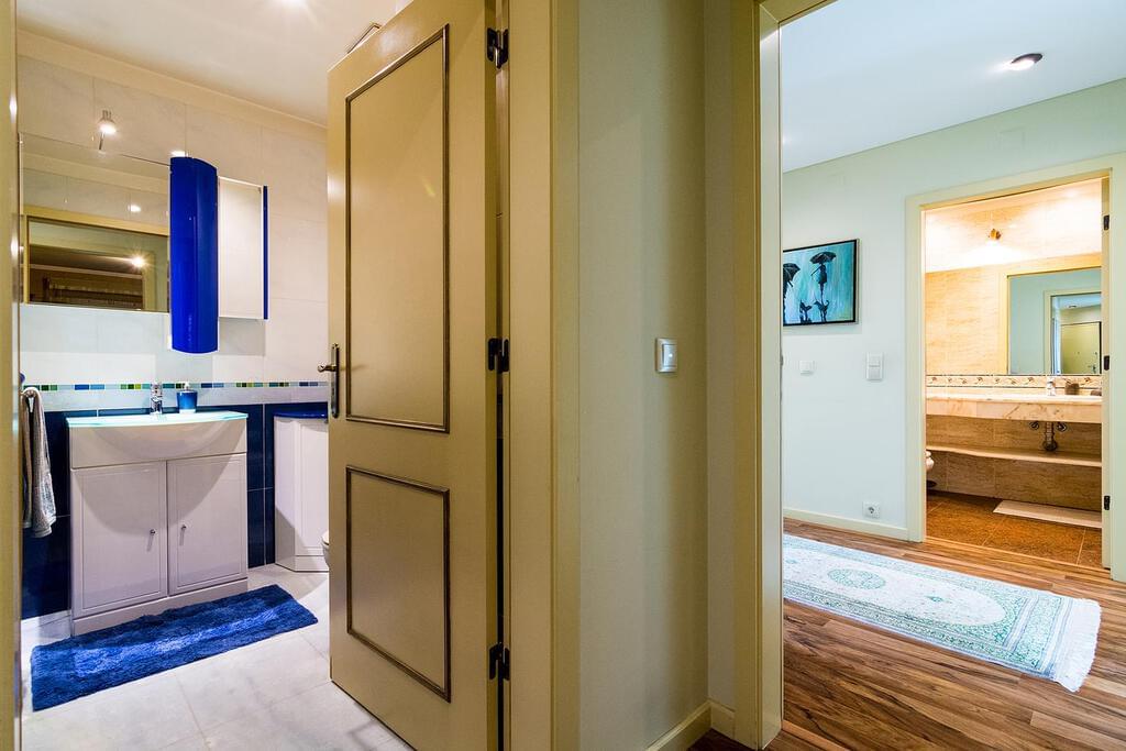 4 bedroom apartment with parking