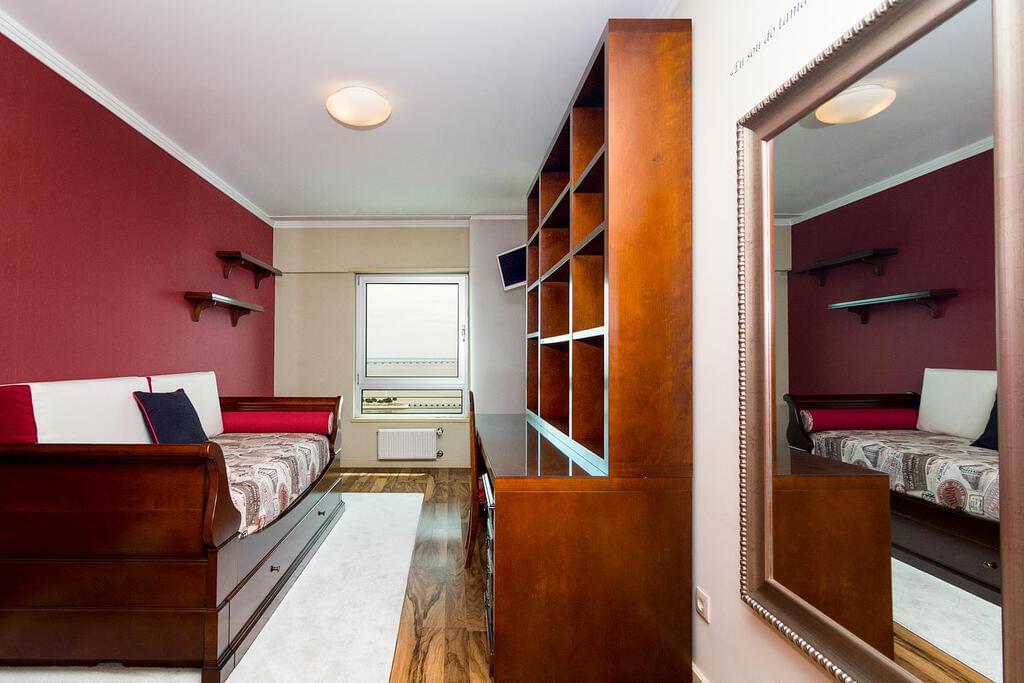 4 bedroom apartment with parking