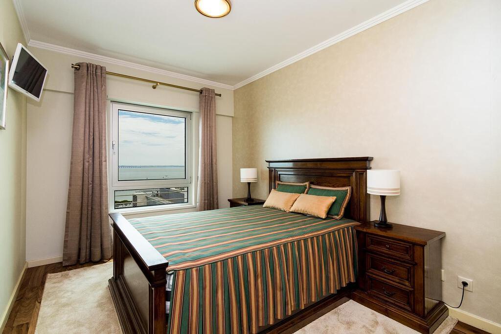 4 bedroom apartment with parking