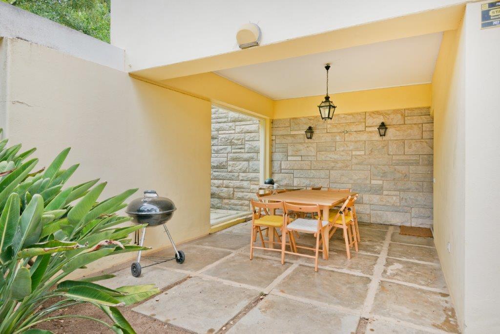 6 bedroom villa with a swimming pool