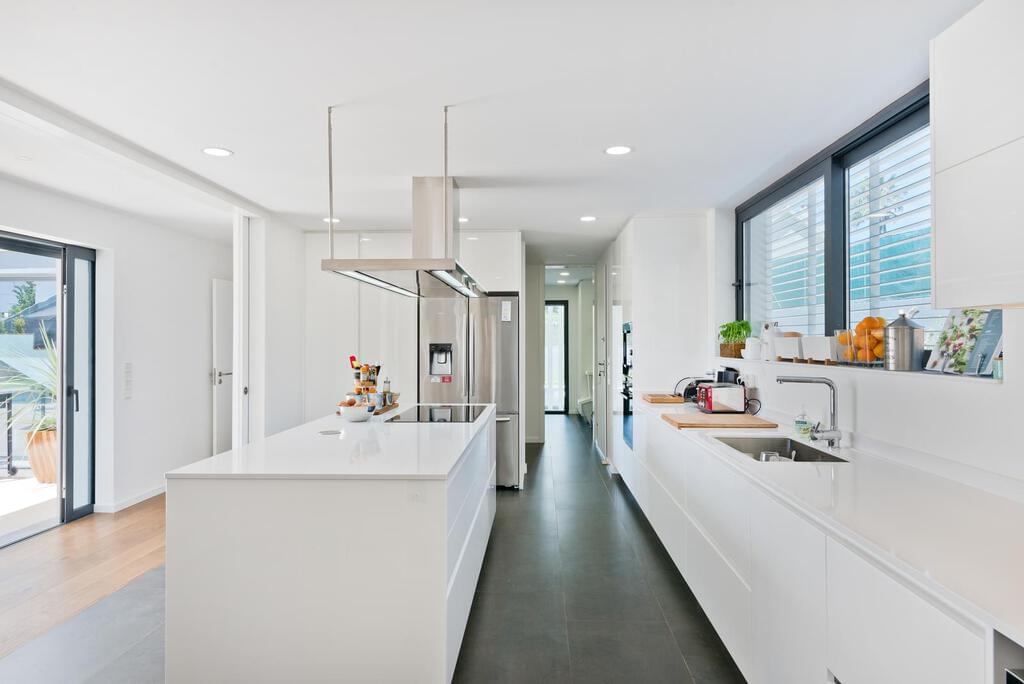 6 bedroom villa with a swimming pool