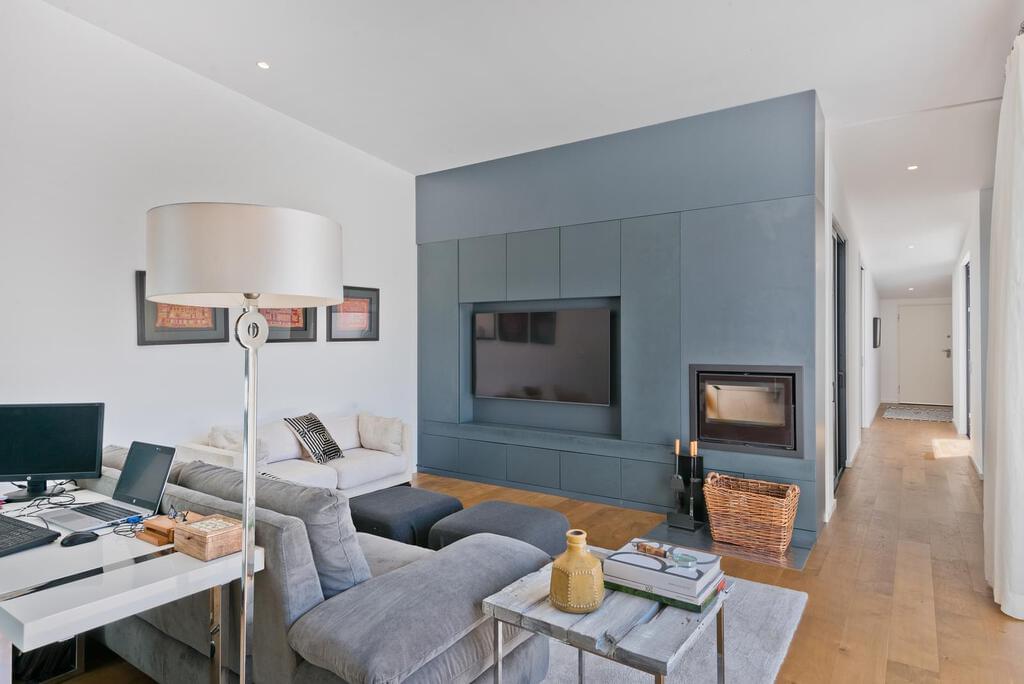 6 bedroom villa with a swimming pool