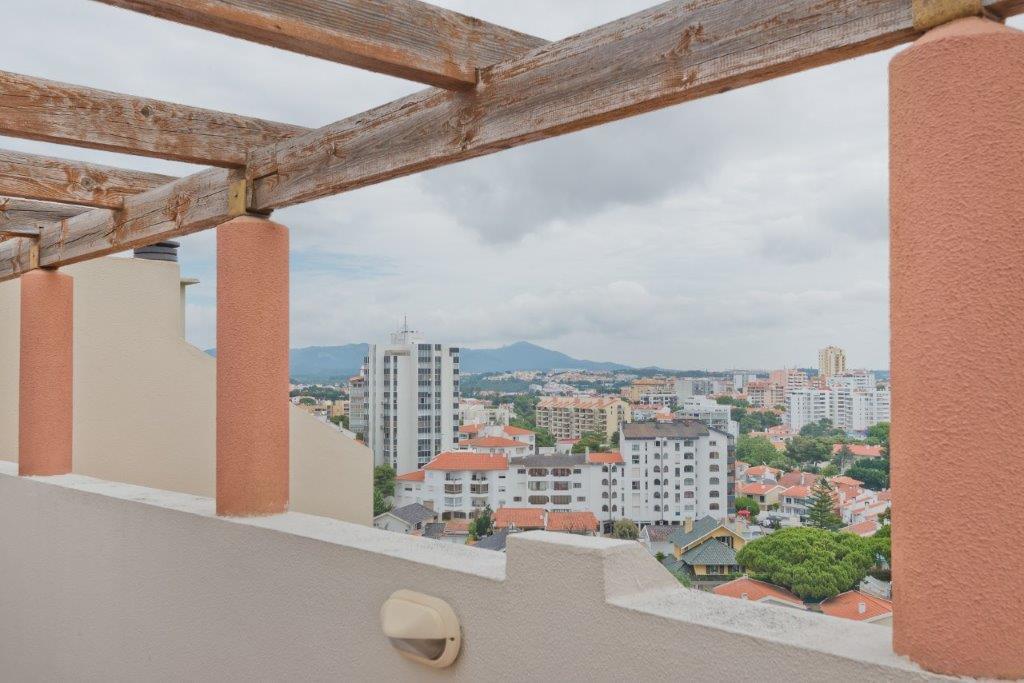 2 bedroom apartment with a swimming pool in gated community