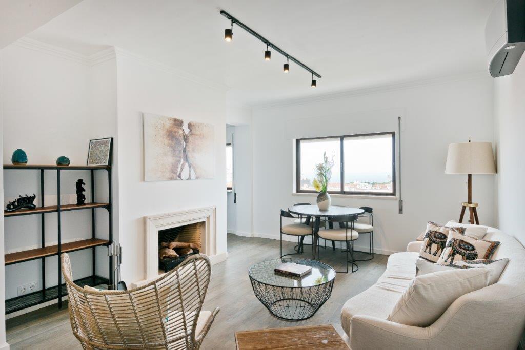 2 bedroom apartment with a swimming pool in gated community