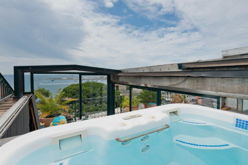 Appartement T2 + 1 penthouse avec vue sur la Baie de Cascais