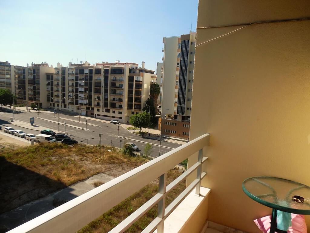 3 bedroom apartment with furniture