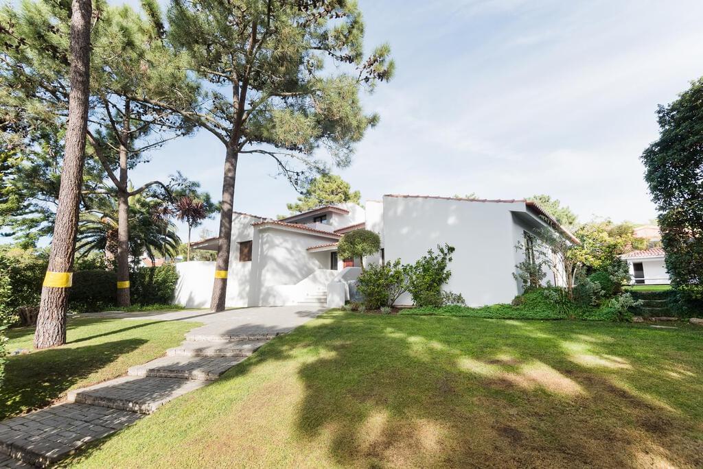 5 bedroom villa with a swimming pool