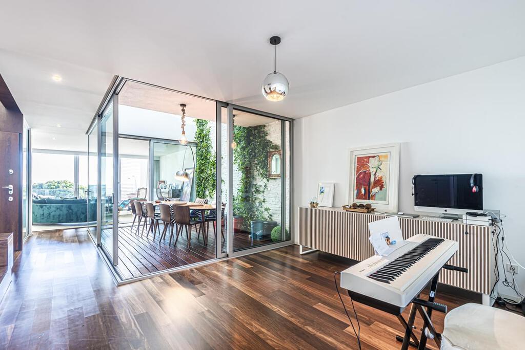 PF17821, Apartamento T4, Oeiras