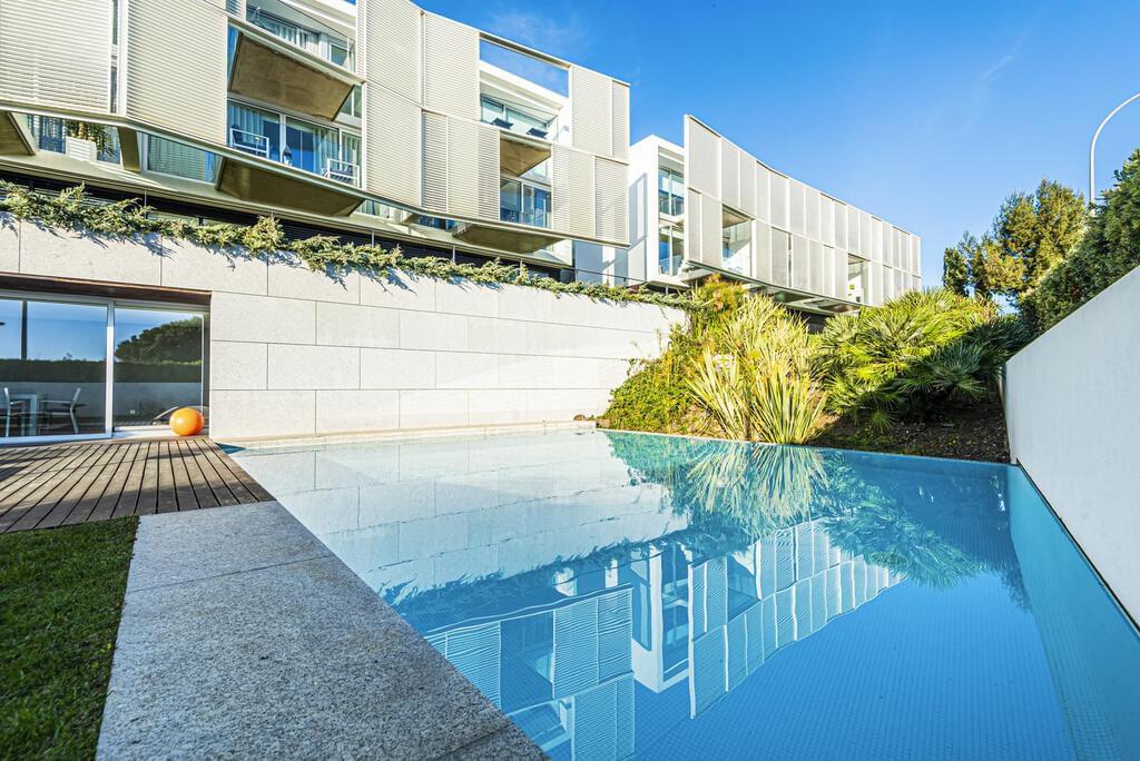 PF17821, Apartamento T4, Oeiras