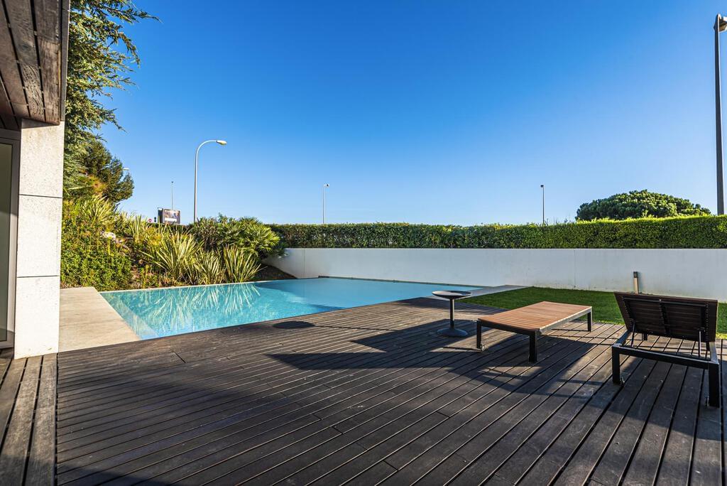 PF17821, Apartamento T4, Oeiras