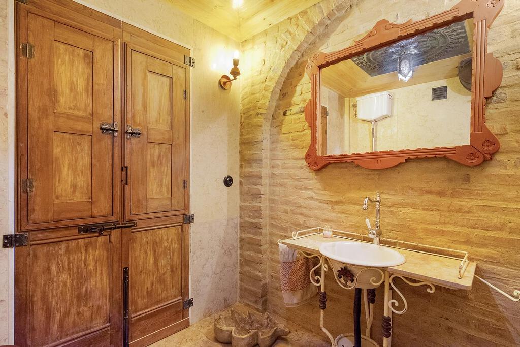 Loft with a swimming pool