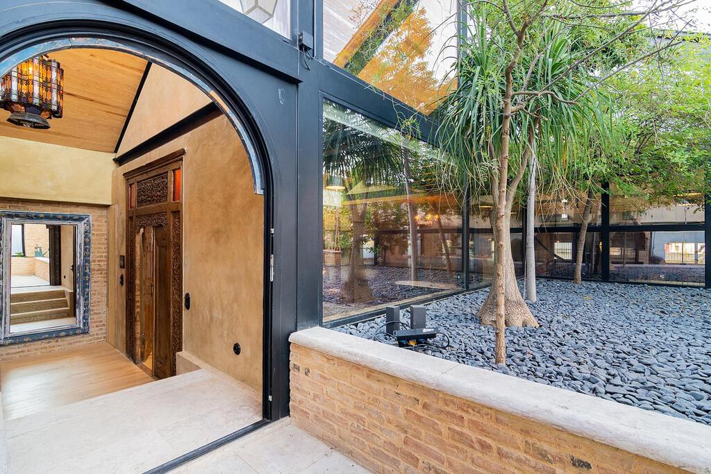 Loft with a swimming pool