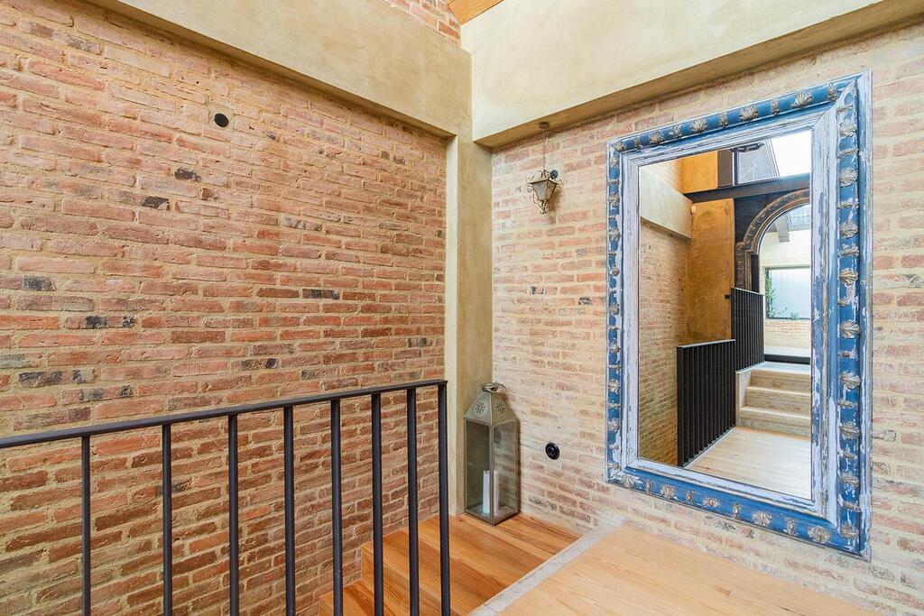 Loft with a swimming pool