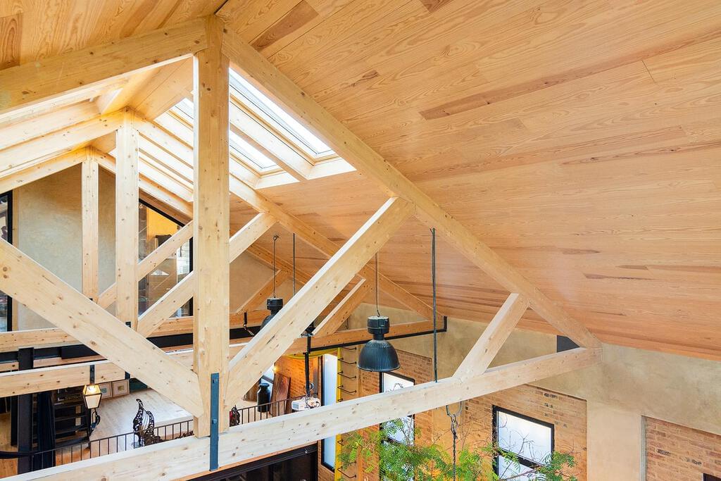 Loft with a swimming pool