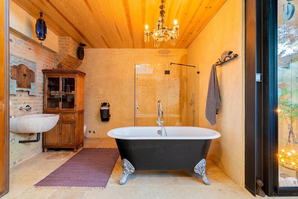 Loft with a swimming pool