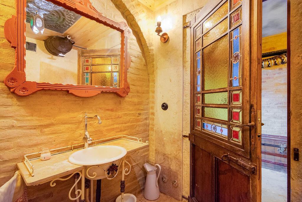 Loft with a swimming pool