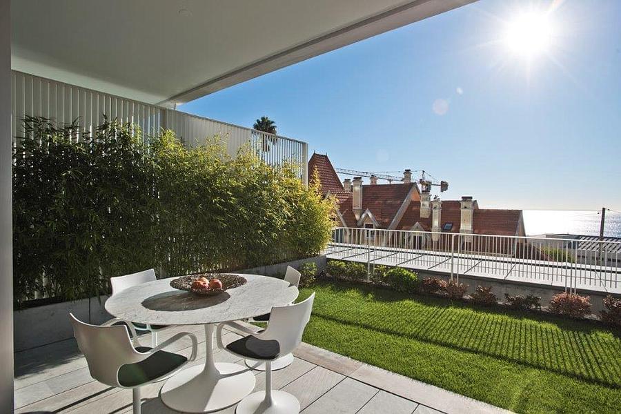 3 bedroom apartment with a swimming pool in gated community