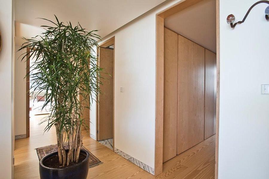 3 bedroom apartment with a swimming pool in gated community