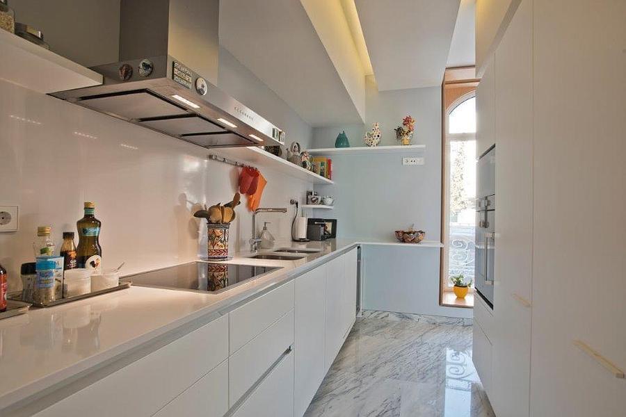 3 bedroom apartment with a swimming pool in gated community