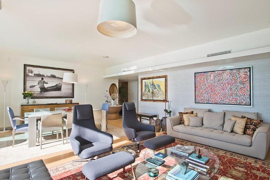 3 bedroom apartment with a swimming pool in gated community