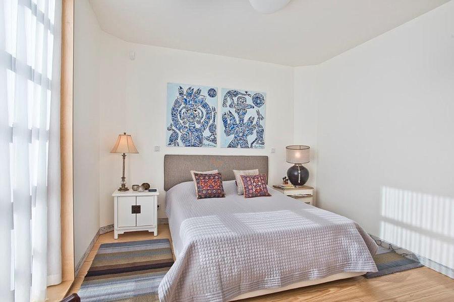 3 bedroom apartment with a swimming pool in gated community