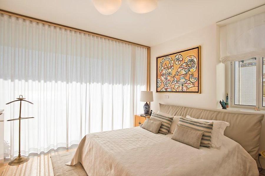 3 bedroom apartment with a swimming pool in gated community