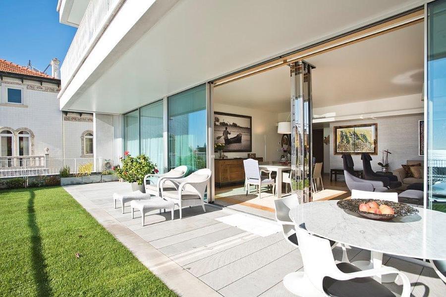 3 bedroom apartment with a swimming pool in gated community