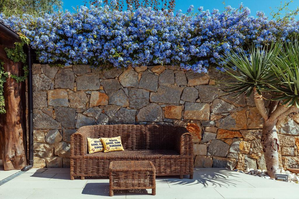 6 bedroom villa with a swimming pool