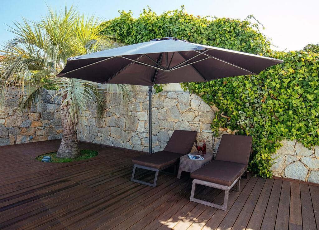 6 bedroom villa with a swimming pool