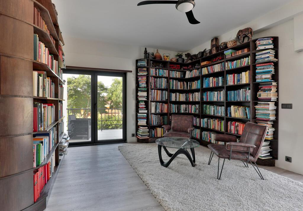 6 bedroom villa with a swimming pool