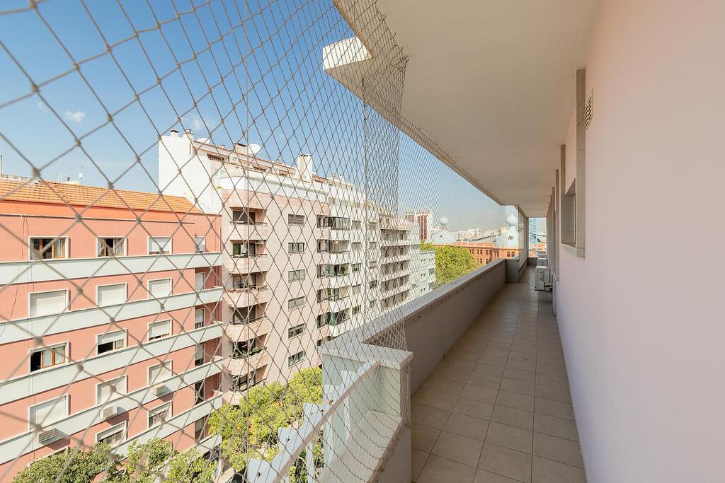 Apartamento T5+2 com estacionamento