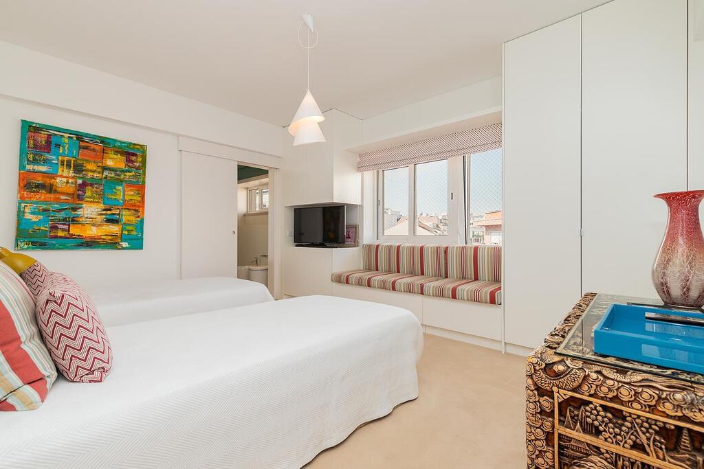 Apartamento T5+2 com estacionamento