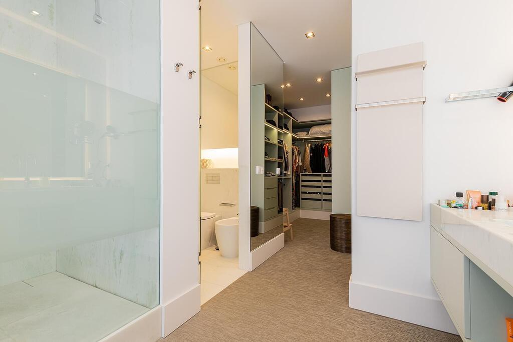 Apartamento T5+2 com estacionamento