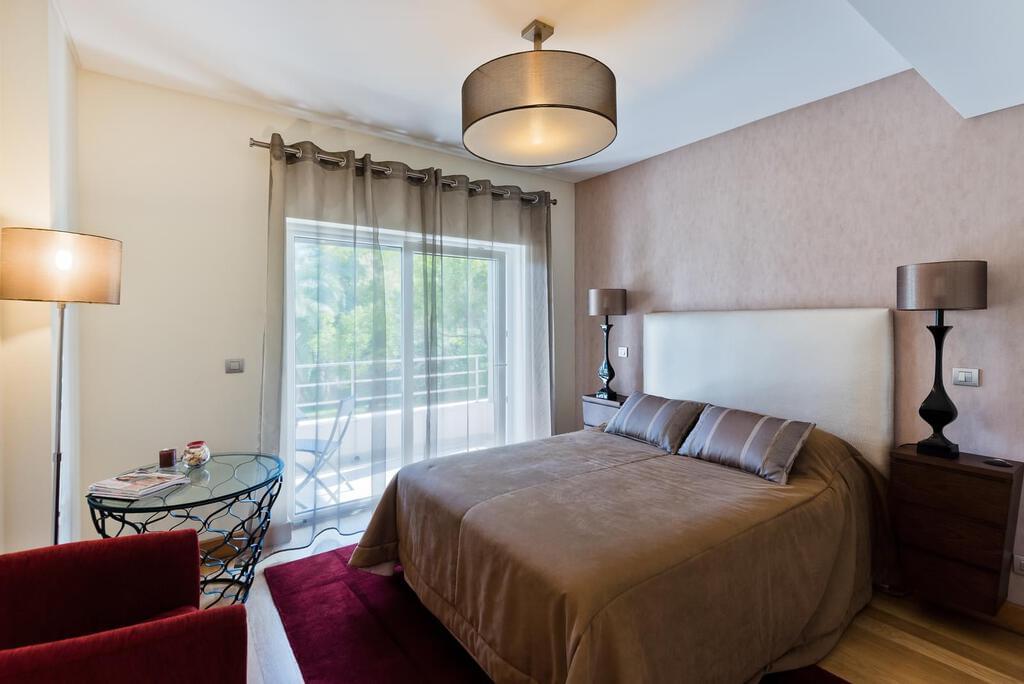 4 bedroom apartment with a swimming pool in gated community