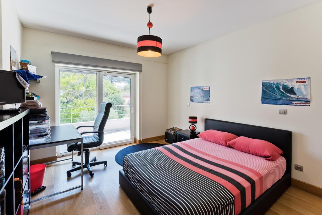 4 bedroom apartment with a swimming pool in gated community