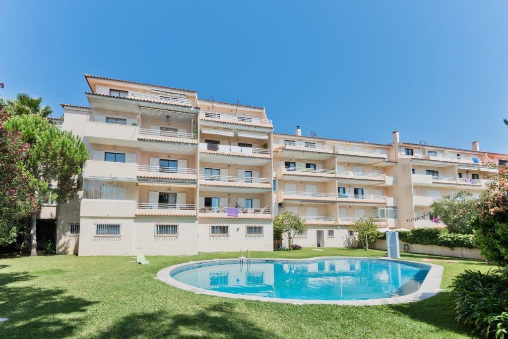 3 bedroom duplex with a swimming pool