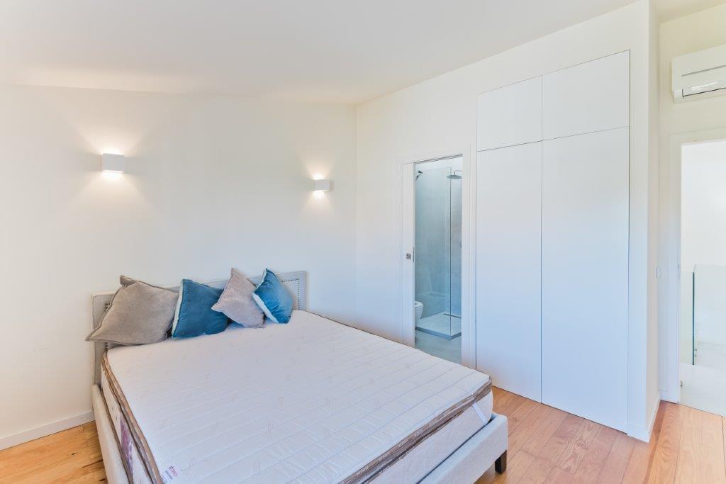 3 bedroom duplex with a swimming pool