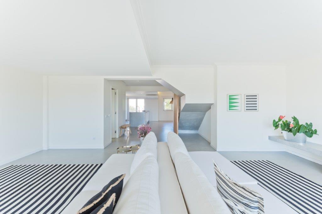 3 bedroom duplex with a swimming pool