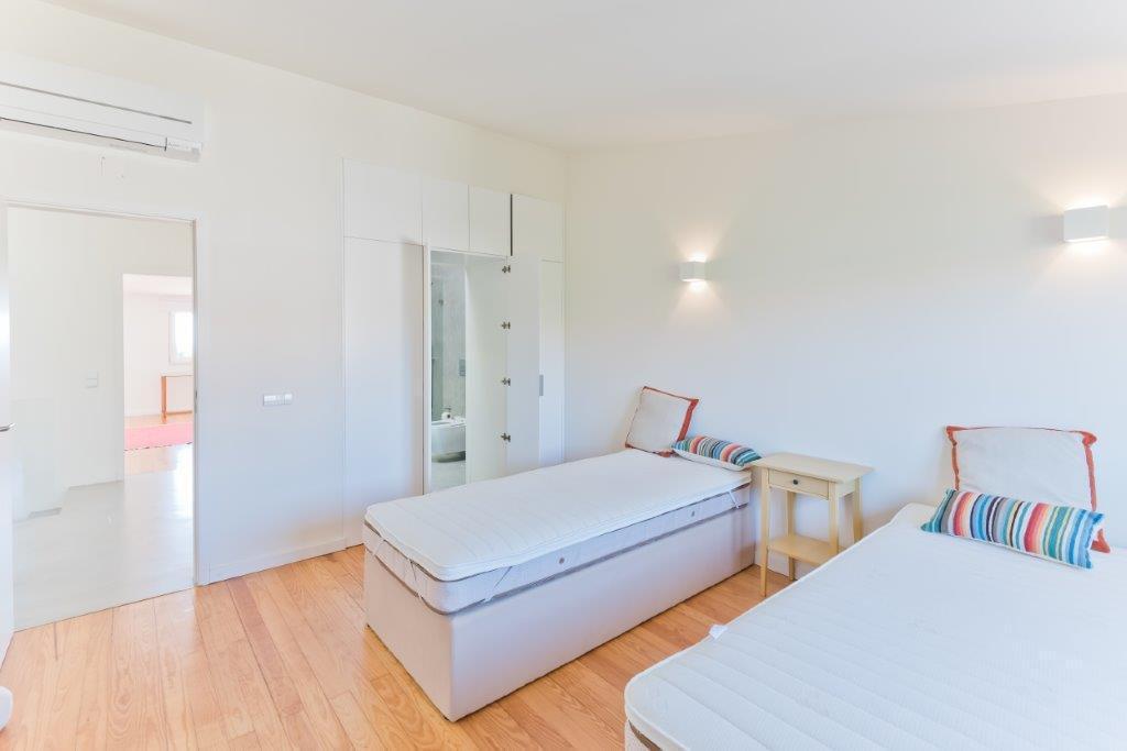 3 bedroom duplex with a swimming pool