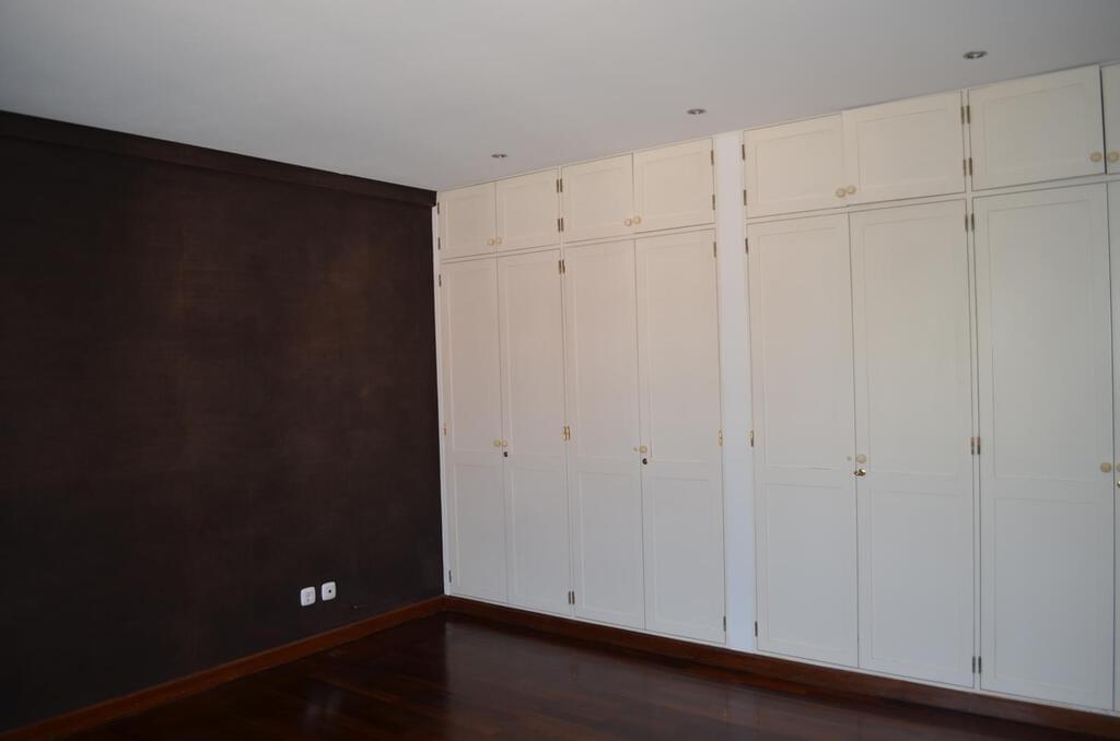 3 bedroom apartment with a swimming pool