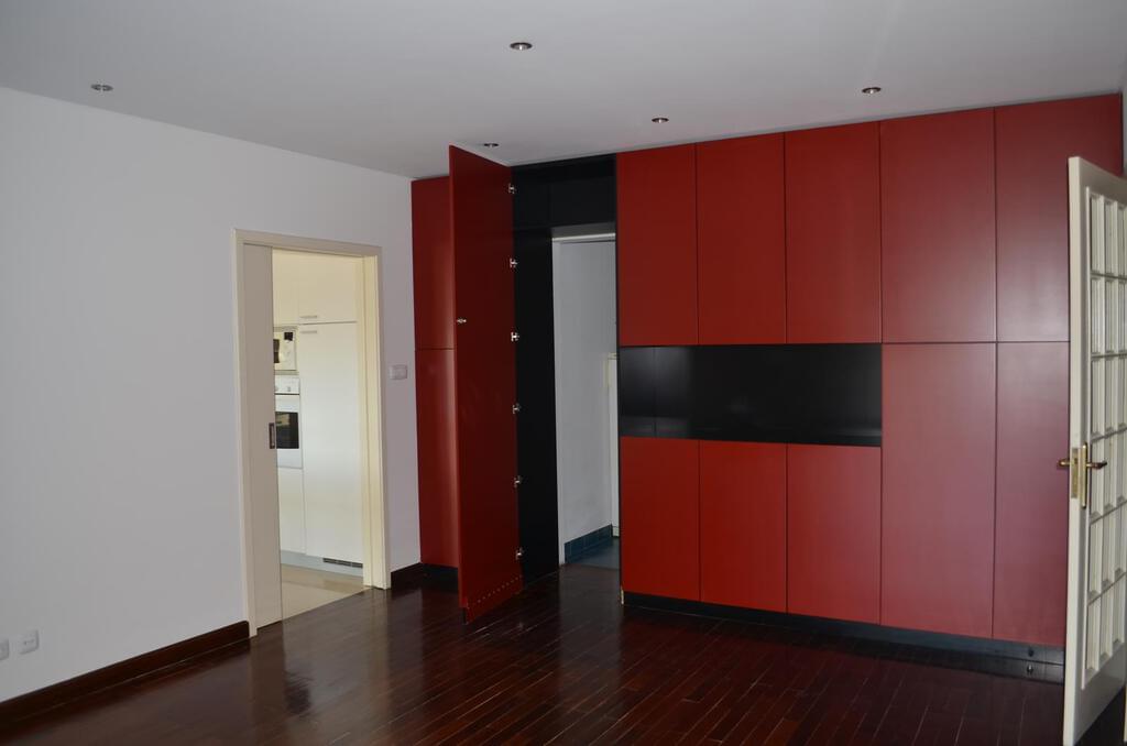 3 bedroom apartment with a swimming pool