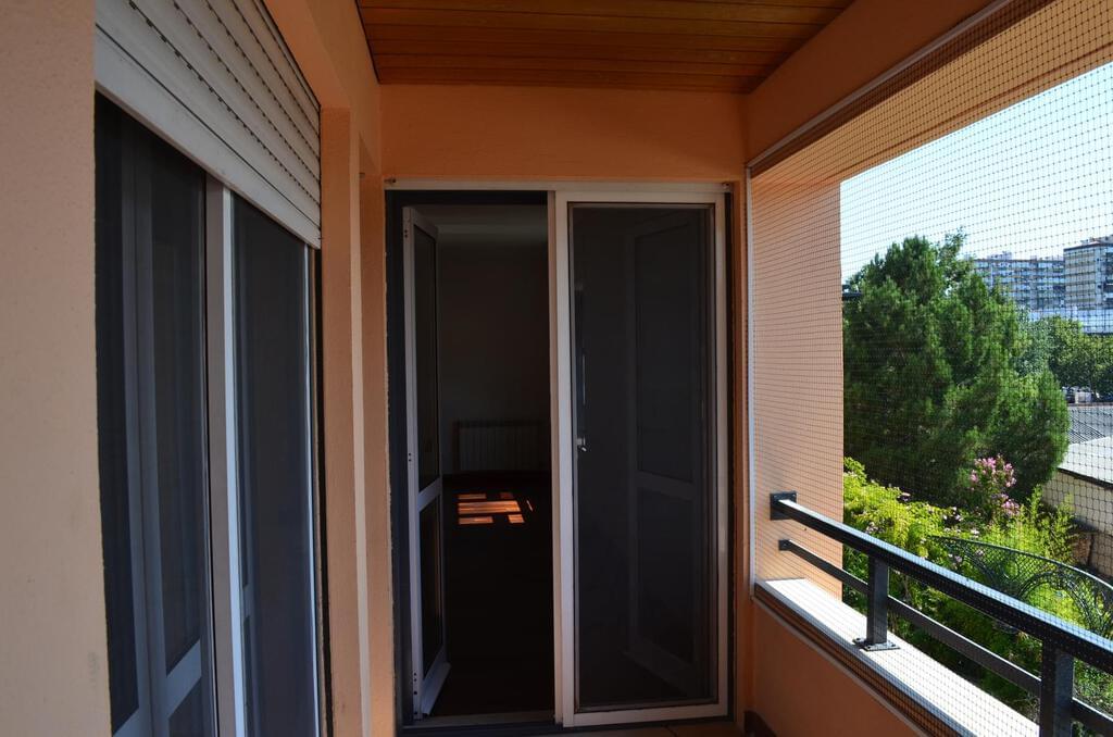 3 bedroom apartment with a swimming pool