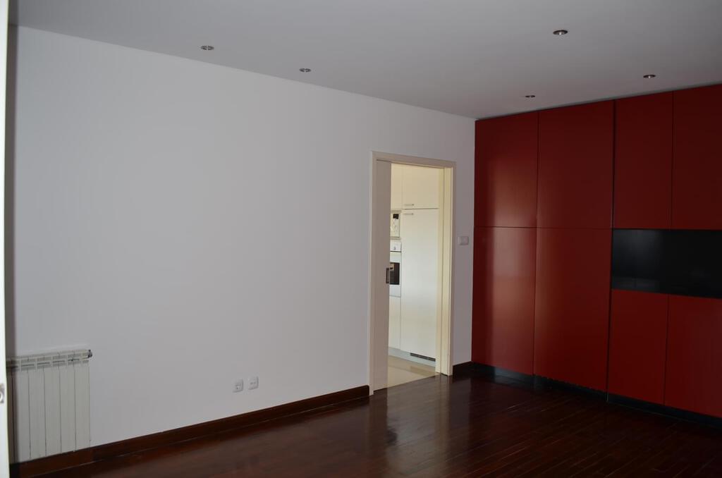 3 bedroom apartment with a swimming pool