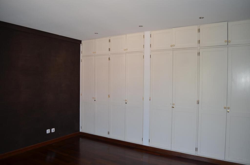 3 bedroom apartment with a swimming pool