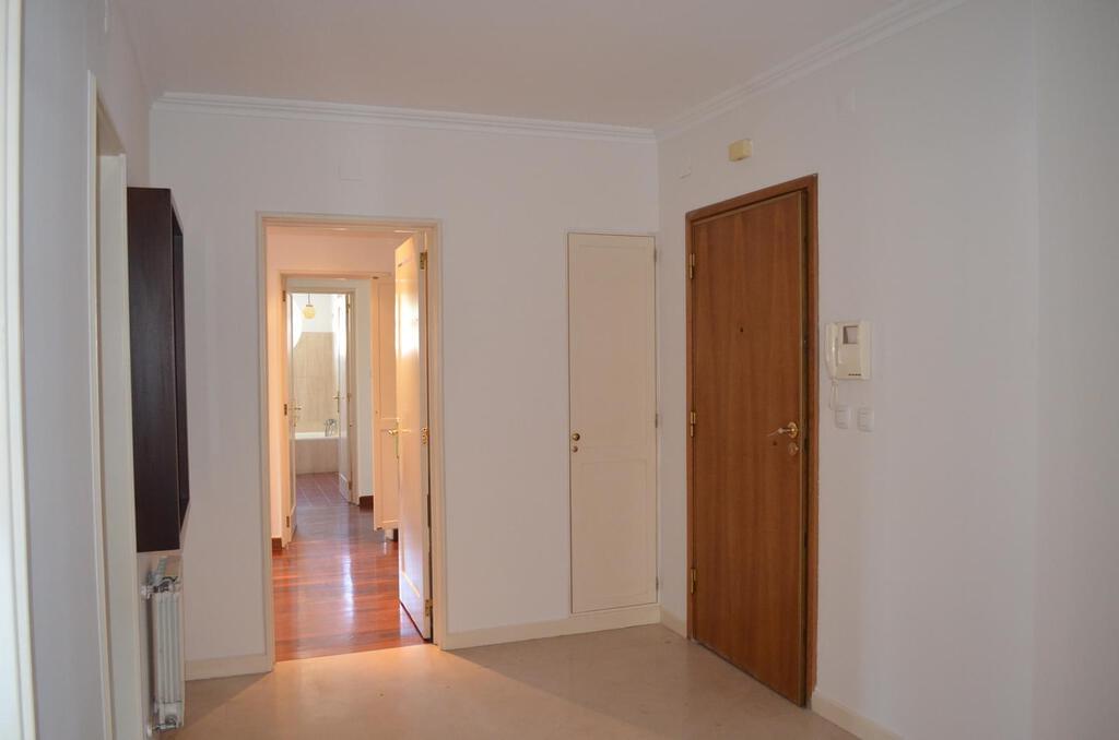 3 bedroom apartment with a swimming pool