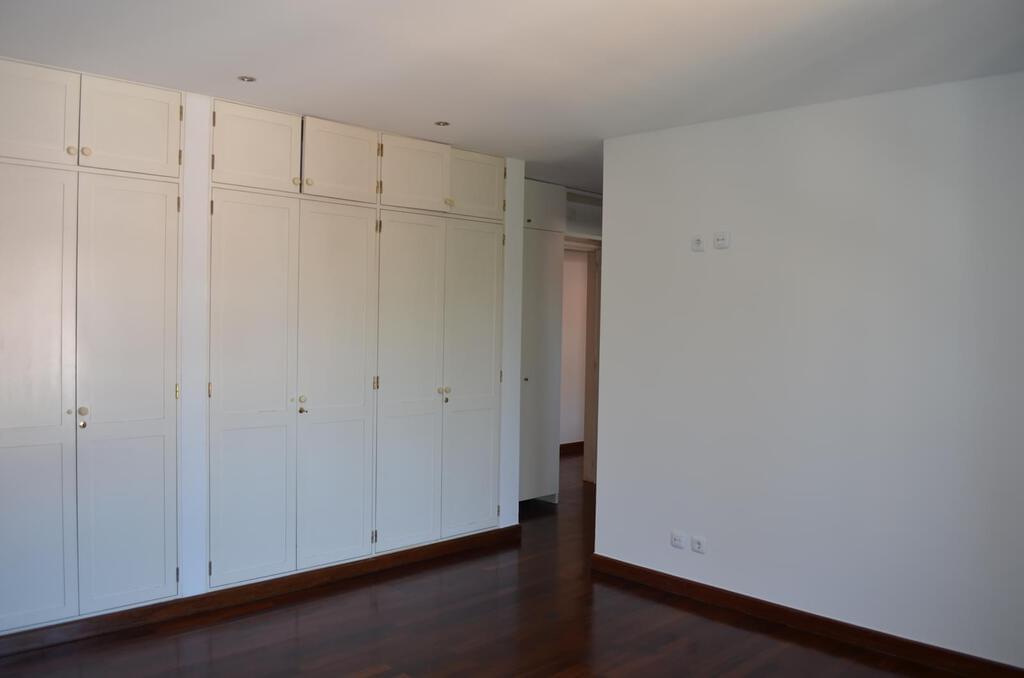 3 bedroom apartment with a swimming pool