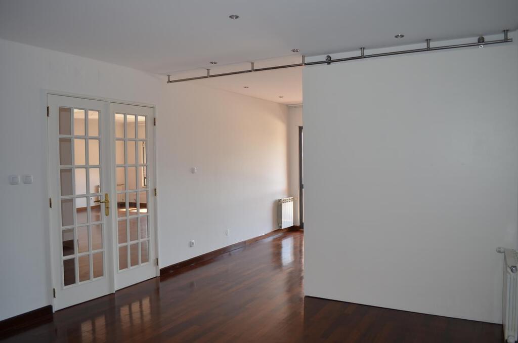 3 bedroom apartment with a swimming pool