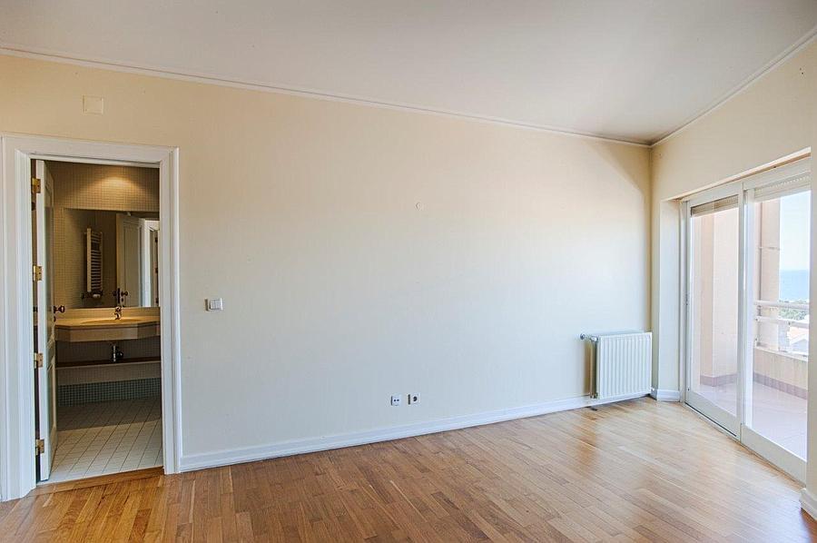 3 bedroom apartment with a swimming pool