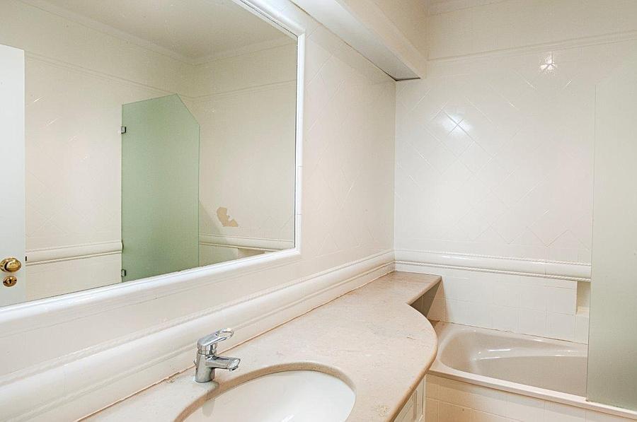 3 bedroom apartment with a swimming pool