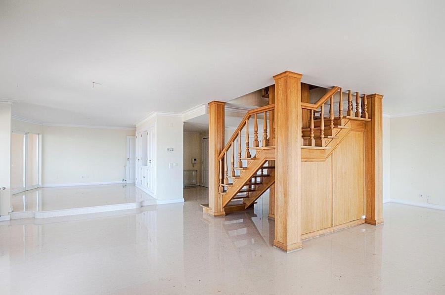 3 bedroom apartment with a swimming pool